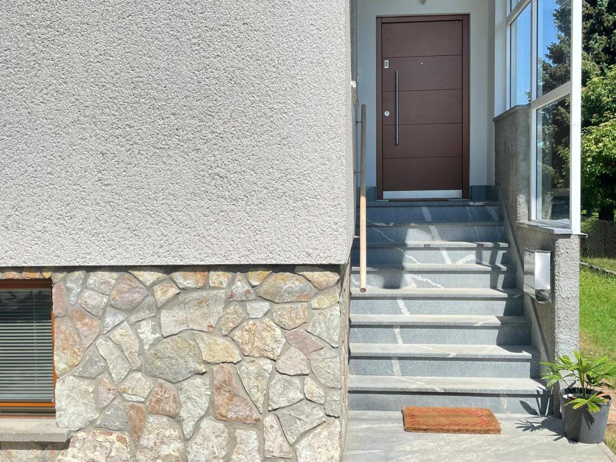 Apartment Anmari Радовлица Екстериор снимка