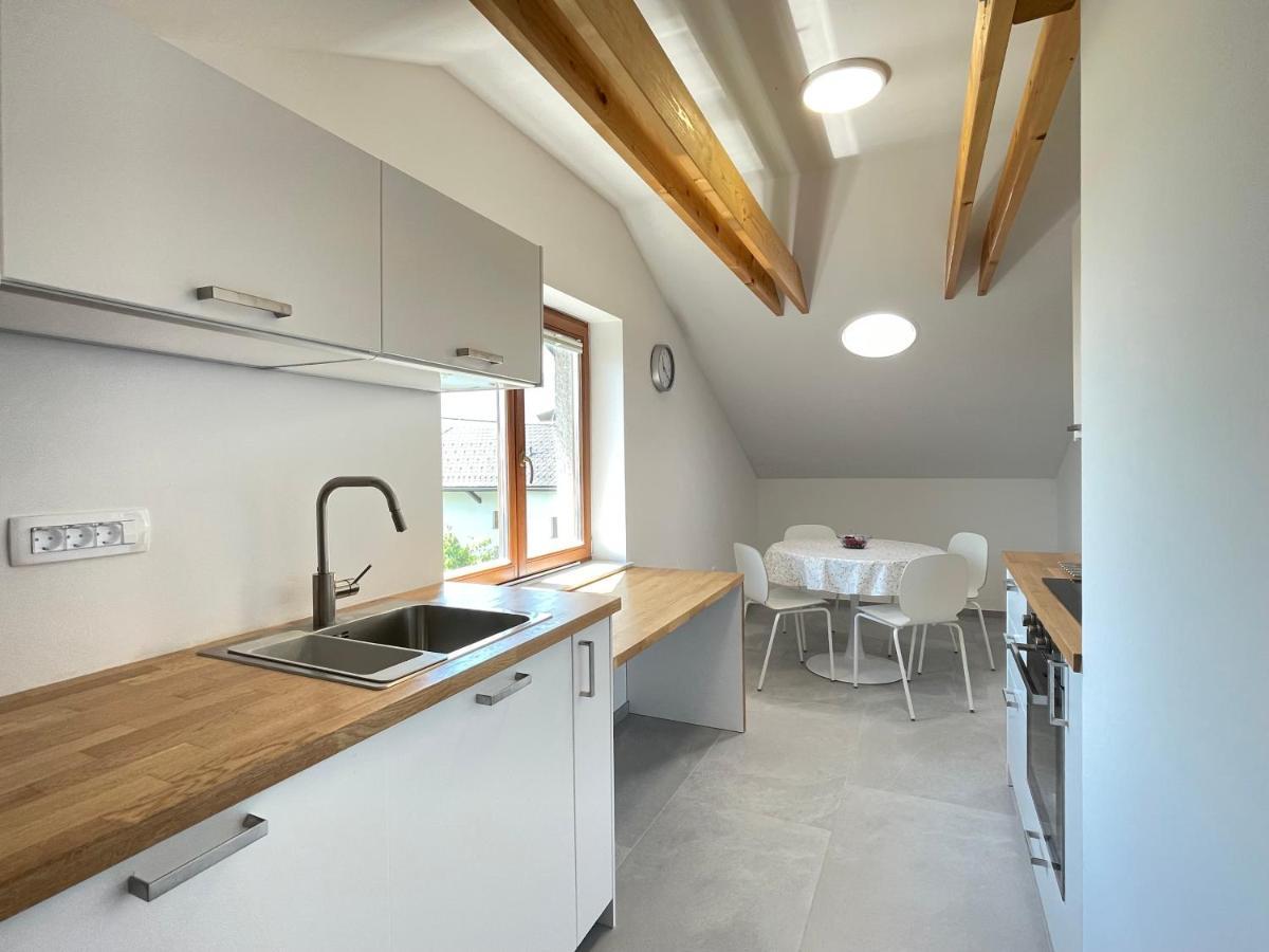 Apartment Anmari Радовлица Екстериор снимка